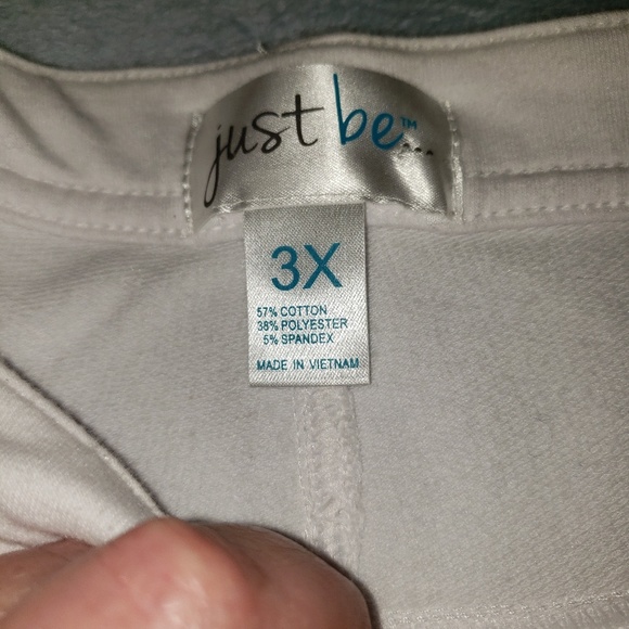 Just Be size 3X 22/24 capris - Picture 2 of 4